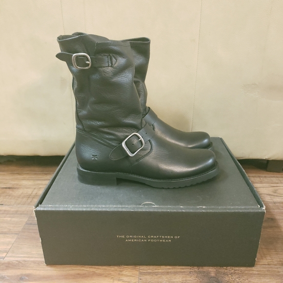 NWOT Frye Veronica Short Boots in Black - Picture 13 of 17